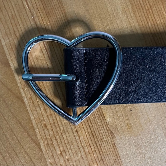Brandy Melville Black Faux Leather Belt with Silver Heart Buckle - Picture 2 of 7